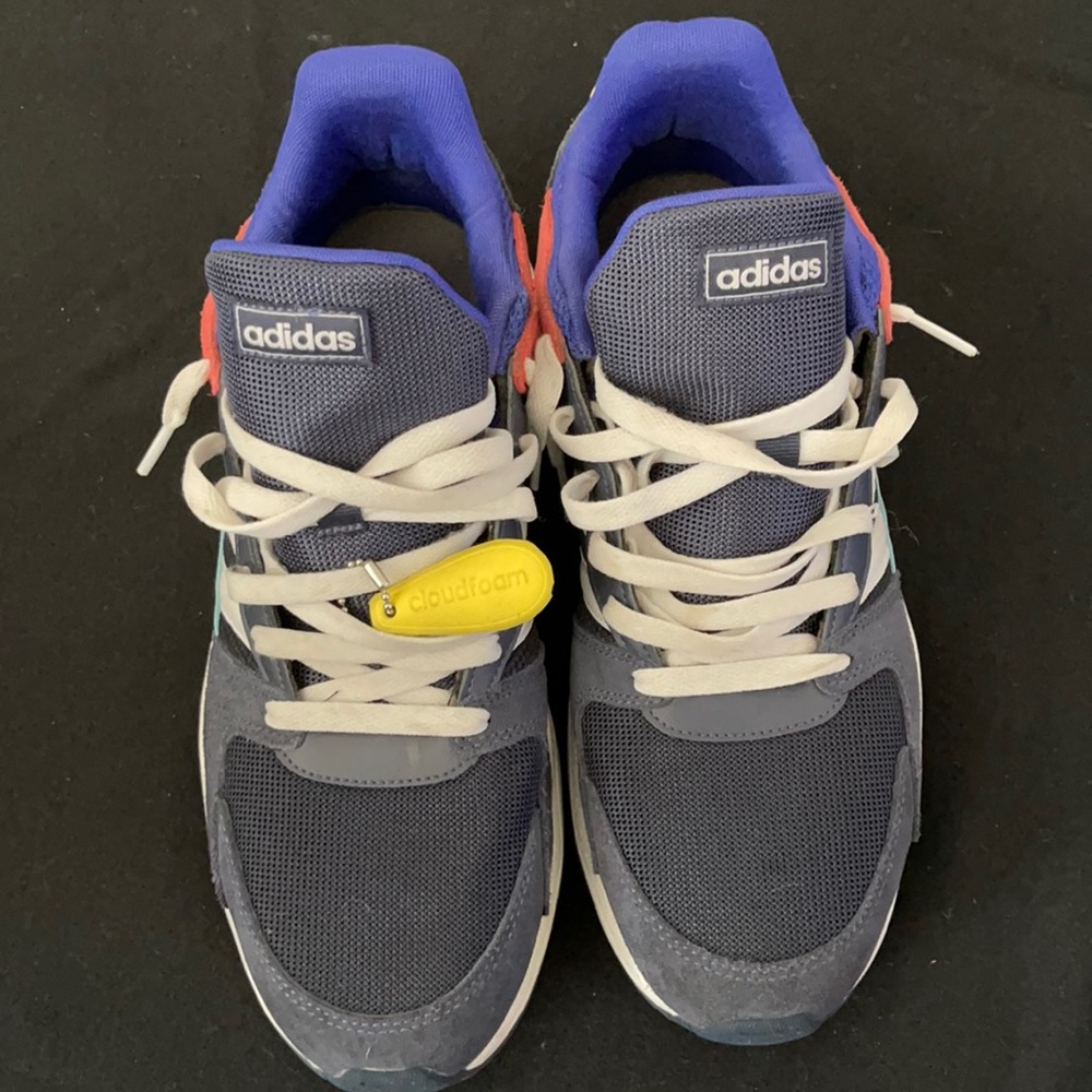 Adidas w/ Cloudfoam